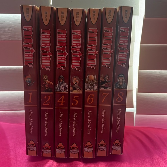 FairyTail manga volumes 1, 2, 4, 5, 6, 7, and 8 - Picture 1 of 8